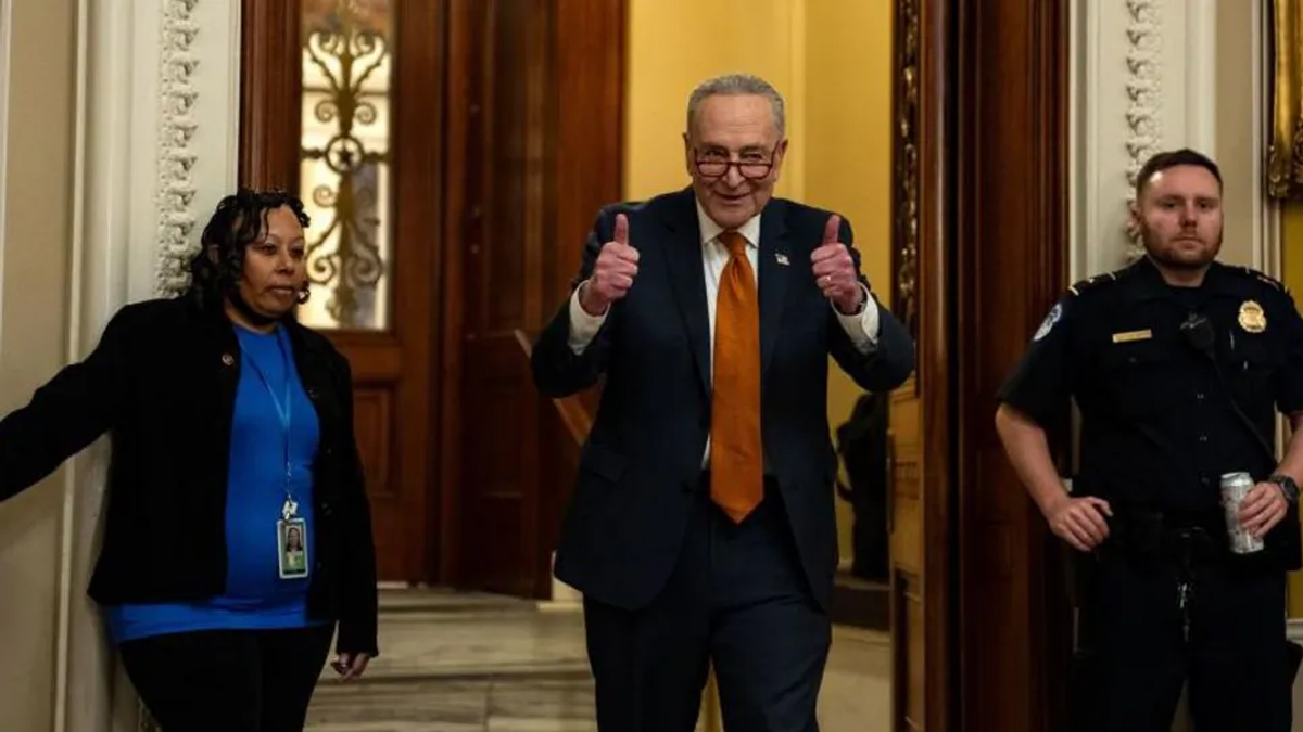 বিল পাশ করে ‘শাটডাউন’ এড়ালো যুক্তরাষ্ট্র