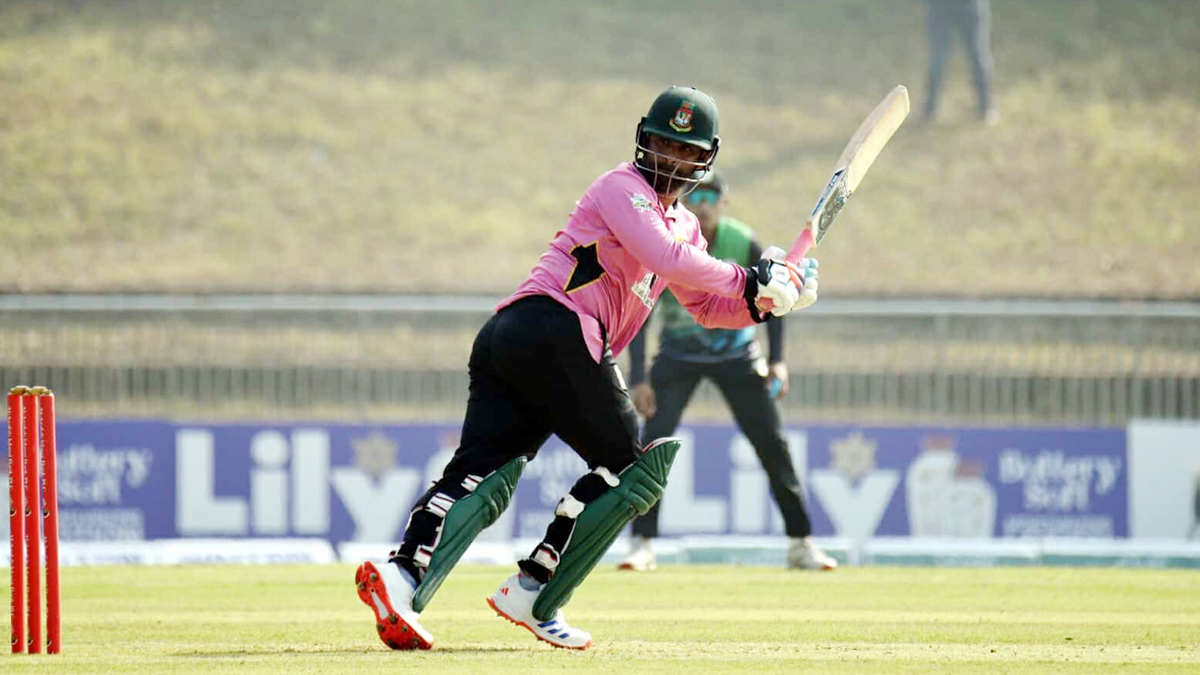 ব্যাট হাতে তামিমের ঝড়