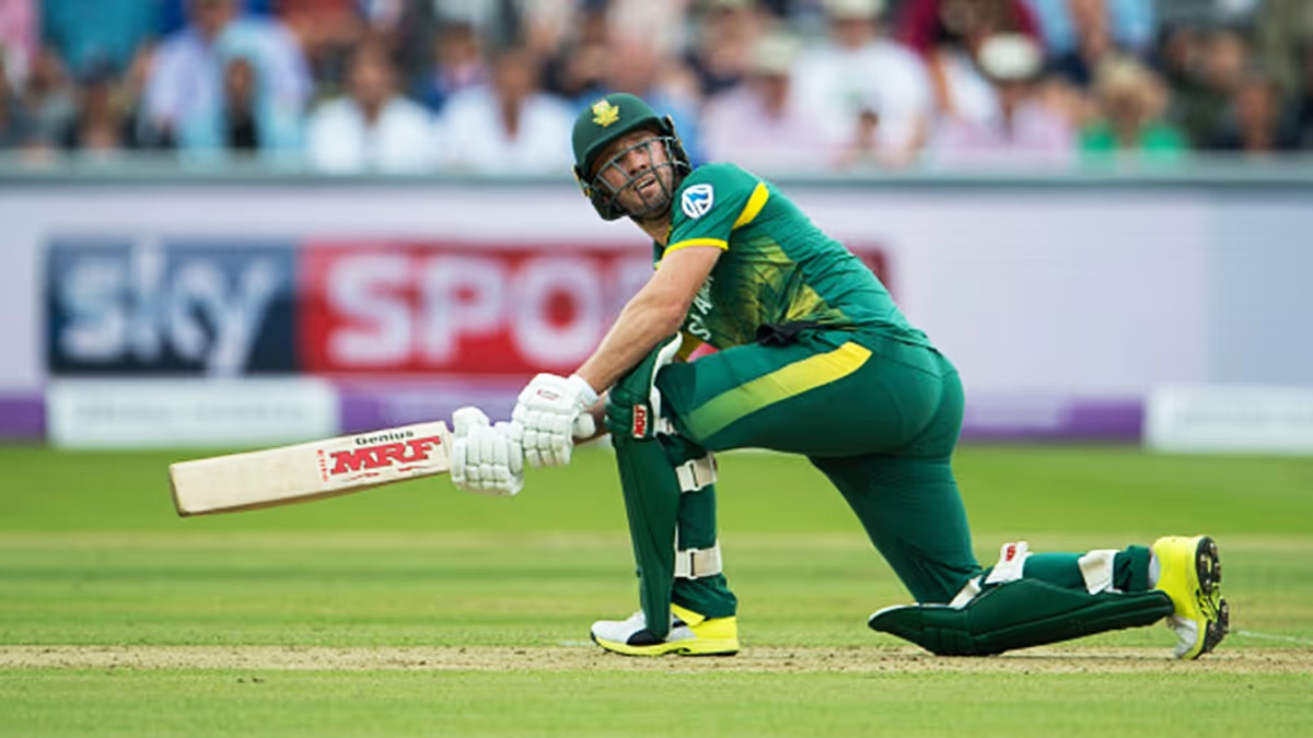 আবারও মাঠে ফিরছেন ডি ভিলিয়ার্স