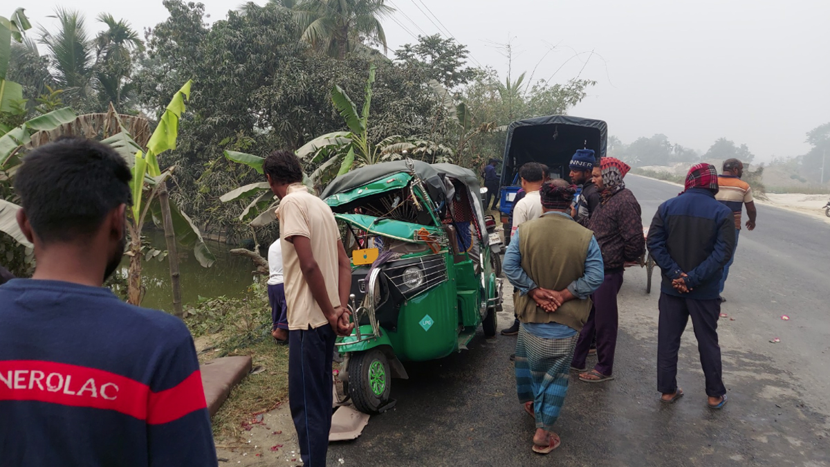 কুষ্টিয়ায় ট্রাক চাপায় নারীসহ নিহত ২