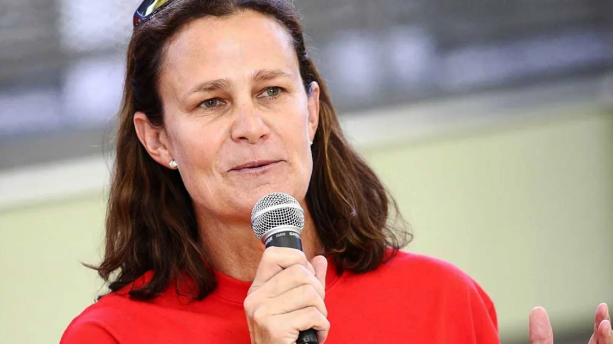 দাবানলের সুযোগে লুটপাটের শিকার সাবেক টেনিস তারকা