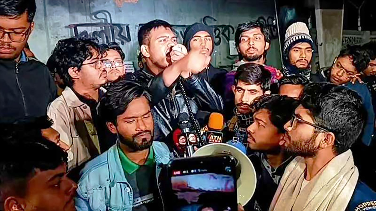 ডাকসুর রোডম্যাপ দিতে ৭২ ঘণ্টার আল্টিমেটাম শিক্ষার্থীদের