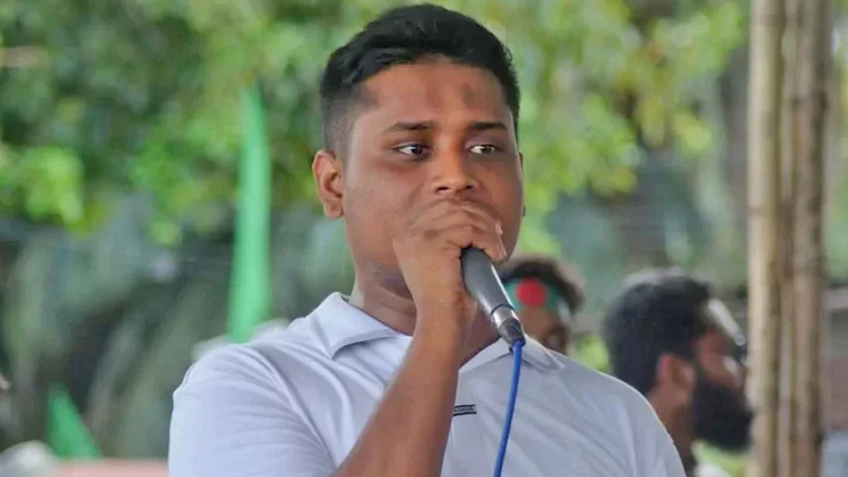 ডাকসু রাজনৈতিক দলের এক্সটেনশন গেমে পরিণত হয়েছে: হাসনাত