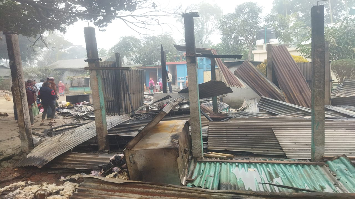 জামালপুরে আগুনে পুড়লো চার ঘর