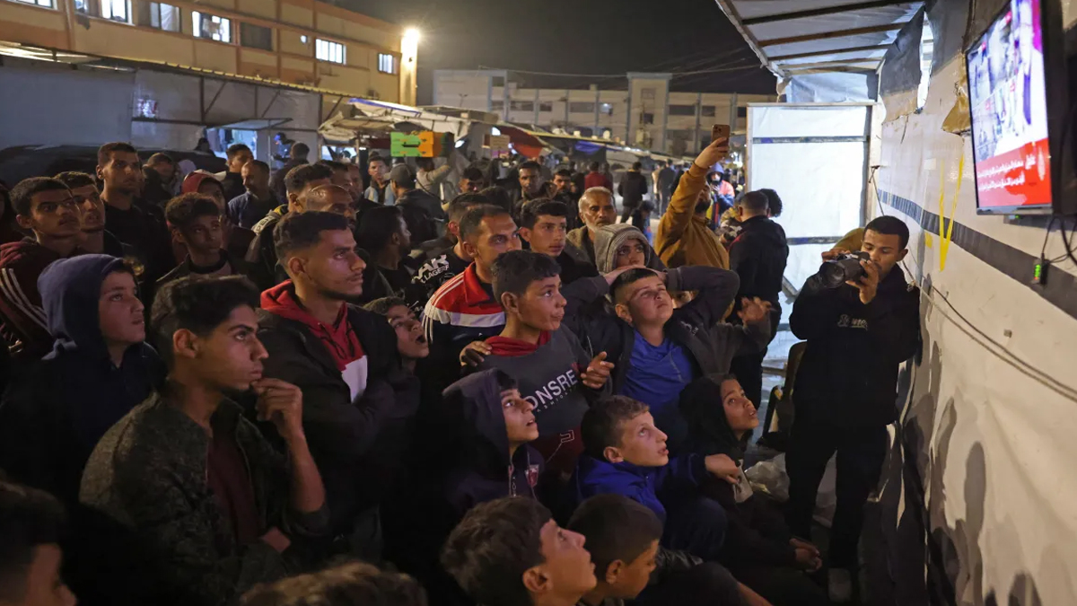 যুদ্ধবিরতির ঘোষণায় ফিলিস্তিনিদের উচ্ছ্বাস দেখুন ছবিতে