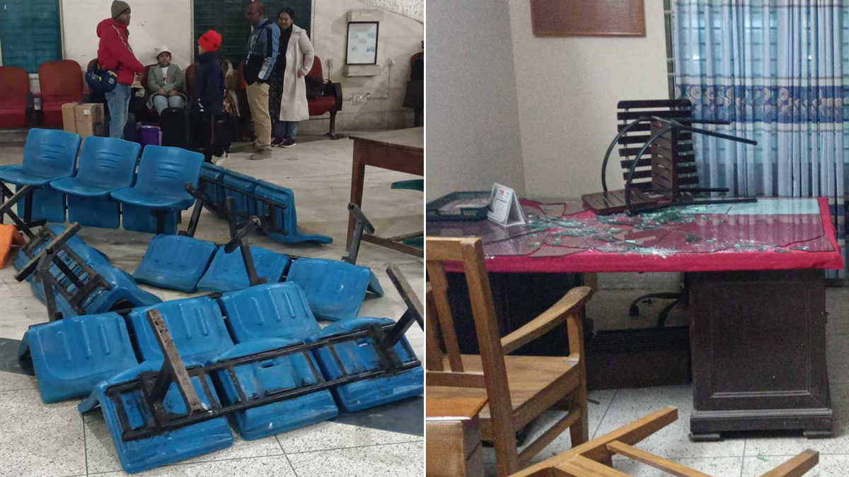 ট্রেন না পেয়ে রাজশাহী স্টেশনে ভাঙচুর করেছে যাত্রীরা