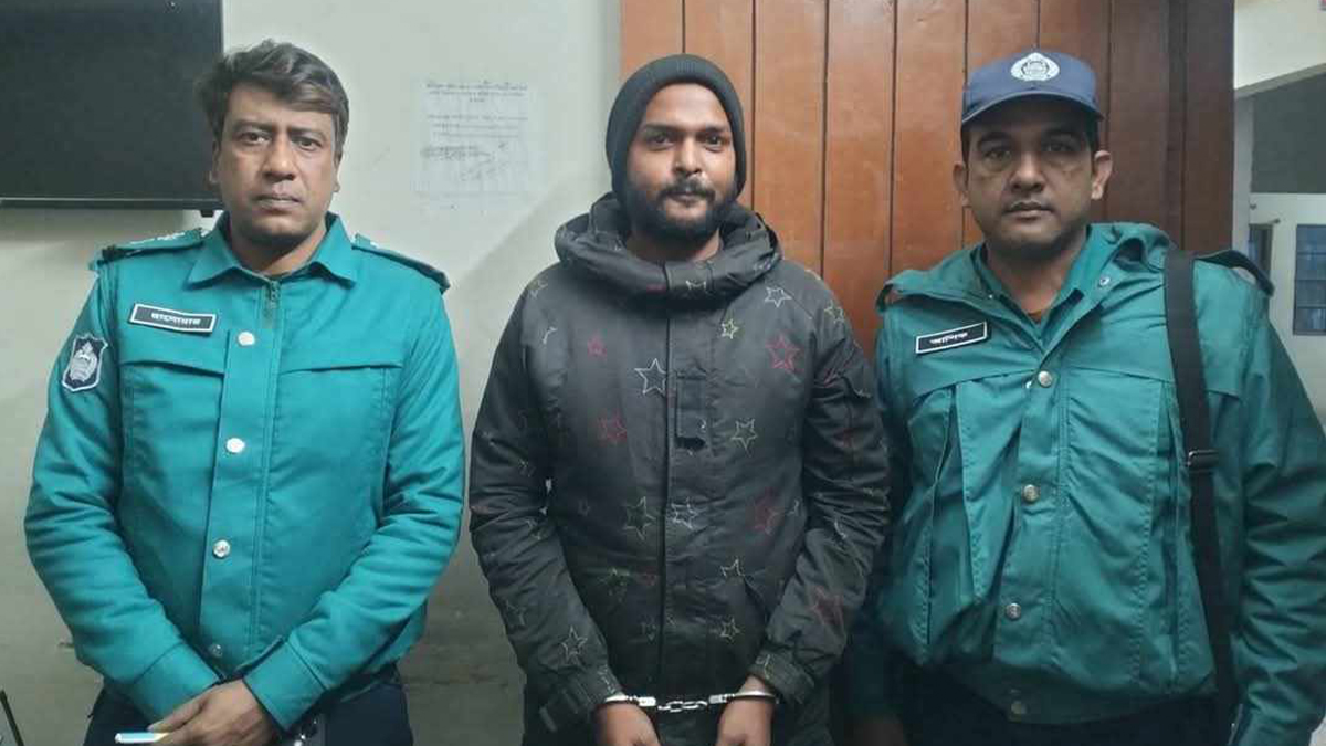 আন্দোলনের হত্যা মামলায় রংপুরে অস্ত্রসহ ছাত্রলীগ নেতা গ্রেফতার