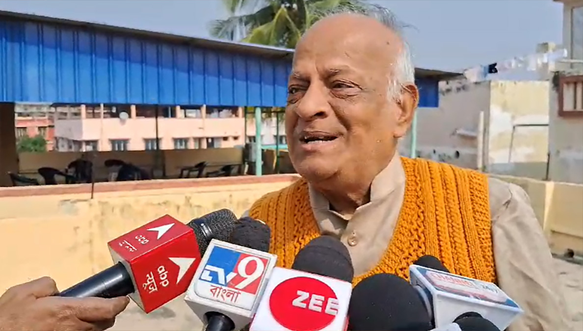 চিন্ময় কৃষ্ণের আইনজীবী রবীন্দ্রনাথ ঘোষের দেশে ফেরা নিয়ে ধুম্রজাল