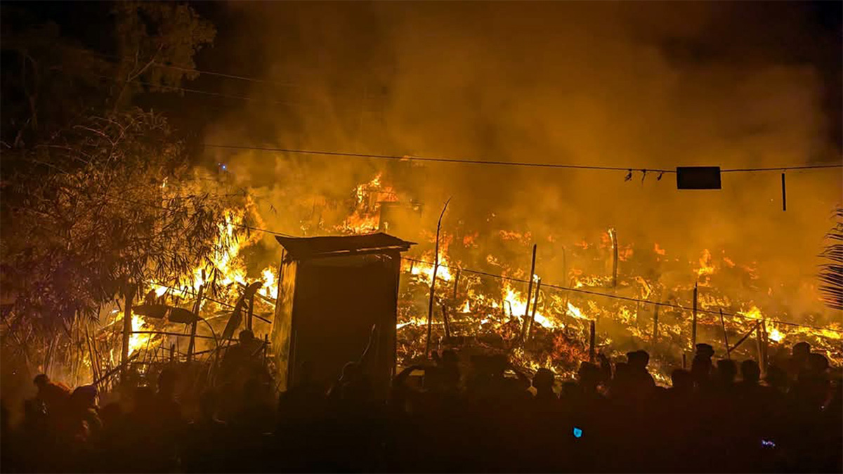 রোহিঙ্গা ক্যাম্পে আগুনে শিশুর মৃত্যু, পুড়লো শতাধিক বাড়ি