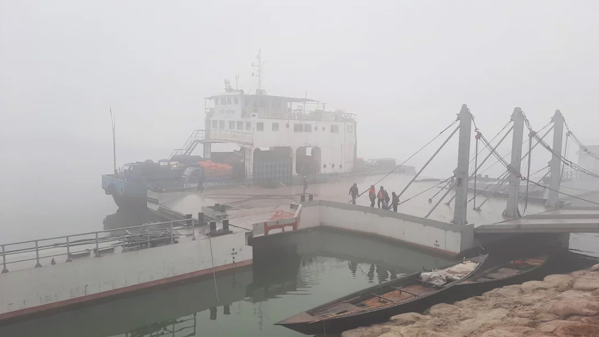 ১১ ঘণ্টা পর দৌলতদিয়া-পাটুরিয়া নৌরুটে ফেরি চলাচল শুরু