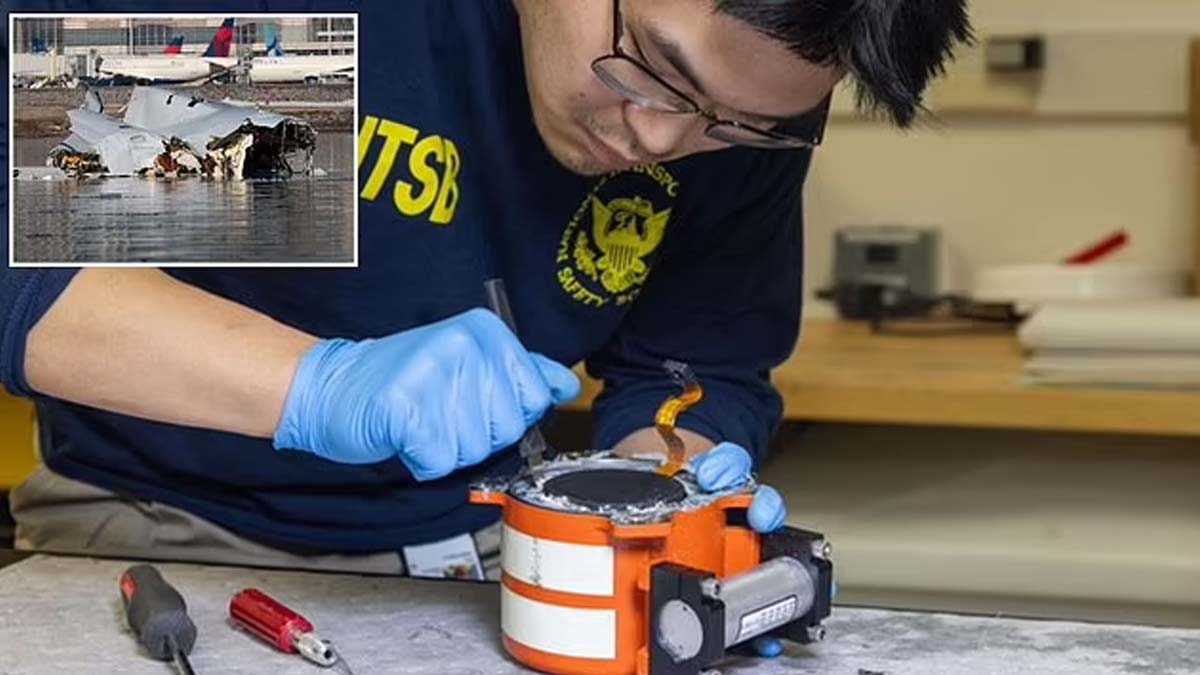 ওয়াশিংটনে বিধ্বস্ত উড়োজাহাজের ব্ল্যাক বক্স উদ্ধার করেছে তদন্তকারীরা