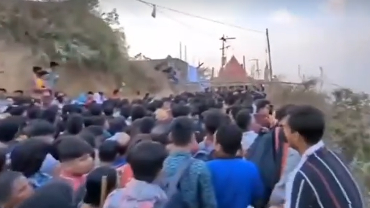 সীতাকুণ্ডে শিবচতুর্দশী মেলায় পদদলিত হয়ে দুইজনের মৃত্যু