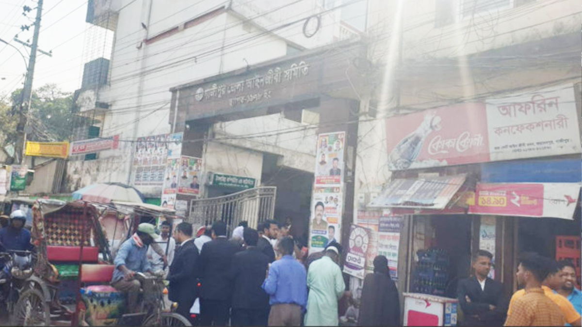 গাজীপুরে আদালত থেকে আসামি ছিনতাই