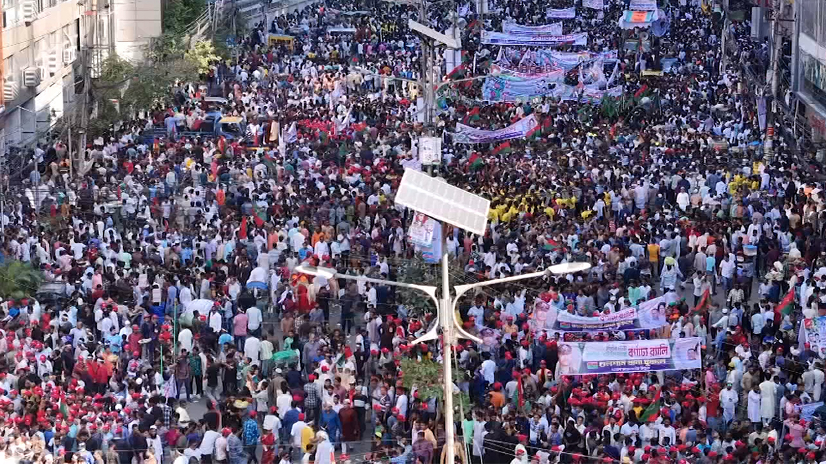 অভ্যুত্থানের ৬ মাস: আইনশৃঙ্খলা পরিস্থিতি আর দ্রব্যমূল্যে হতাশ মানুষ