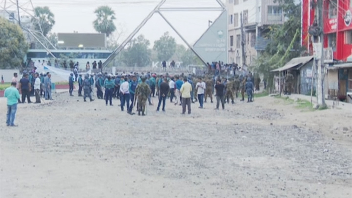 কুয়েটে দুই পক্ষের সংঘর্ষ, আহত প্রায় অর্ধশত