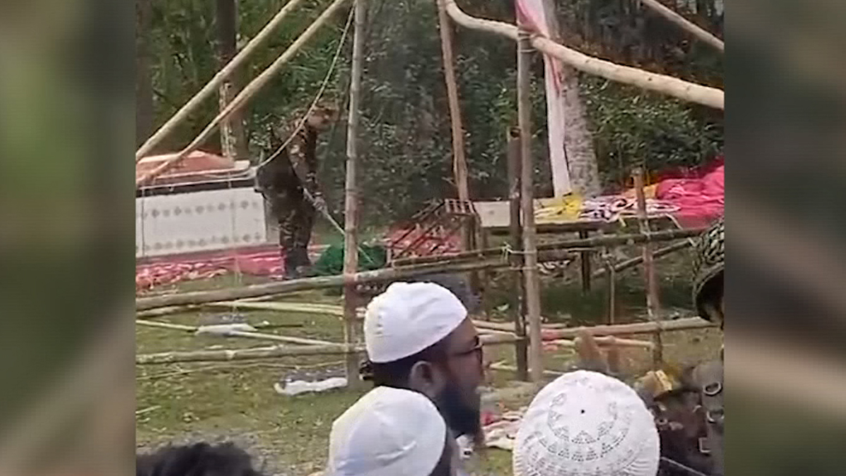 নোয়াখালীতে মাজারে হামলা-ভাঙচুর, আহত ১০