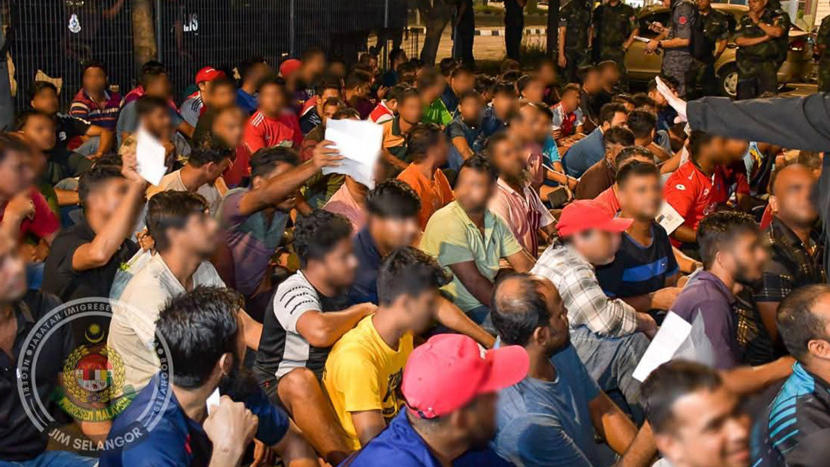 মালয়েশিয়ায় সাঁড়াশি অভিযানে ৮৫ বাংলাদেশিসহ আটক ৬০০