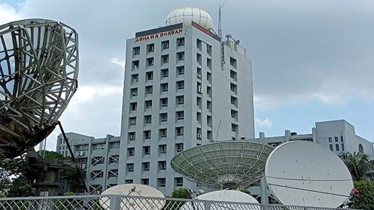 মাঘের শেষে আকাশে মেঘের ঘনঘটার পূর্বাভাস