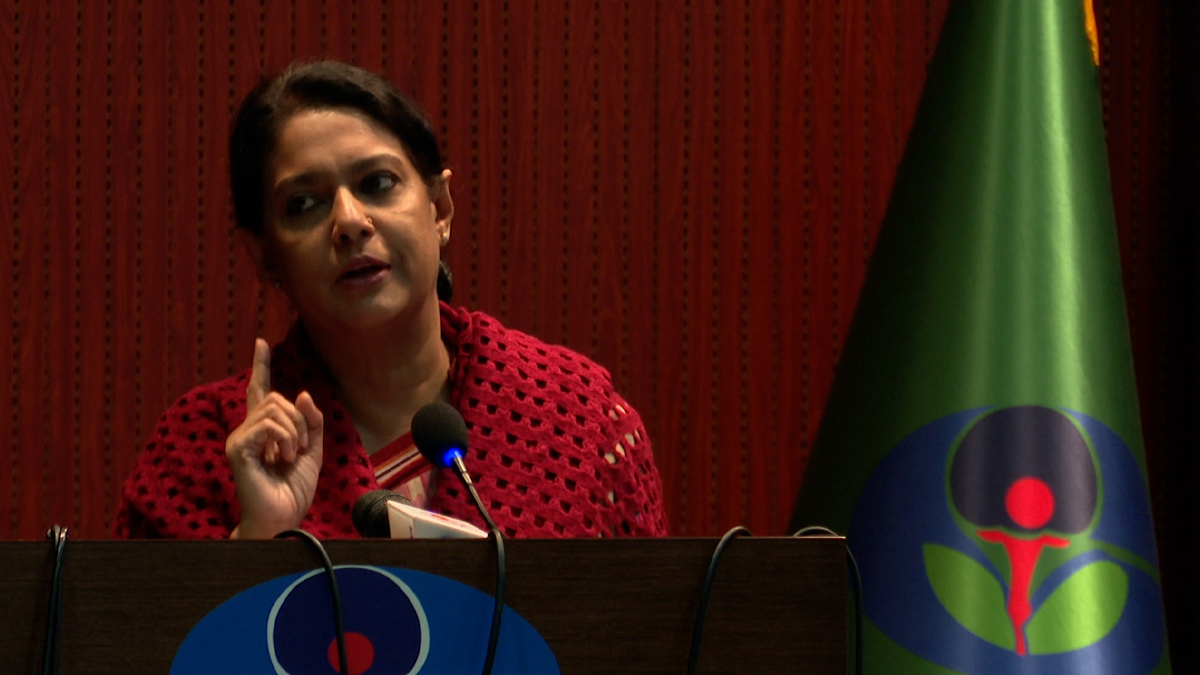 ‘পলিথিনের ব্যাগ ব্যবহার বন্ধে ব্যবসায়ীদের দেশের কথা চিন্তা করা উচিত’