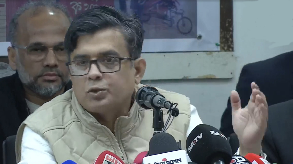 সিনিয়র সচিবের পদমর্যাদা পেলেন প্রধান উপদেষ্টার প্রেস সচিব শফিকুল আলম