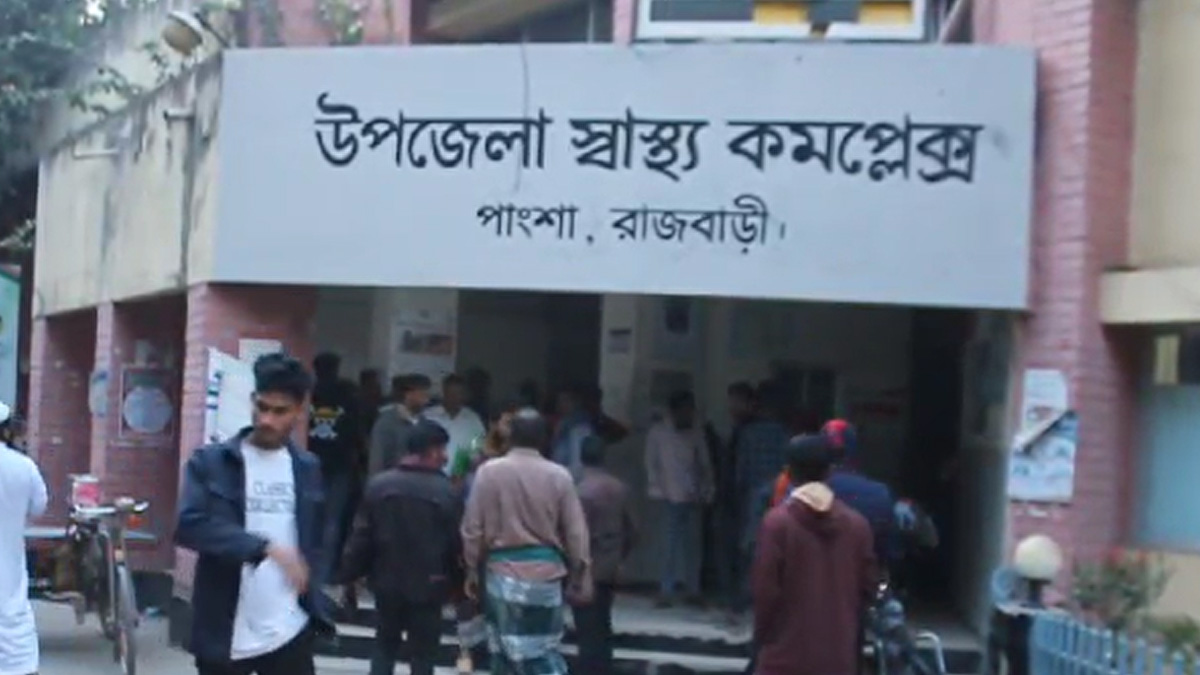 রাজবাড়ীতে মোটরসাইকেলের নিয়ন্ত্রণ হারিয়ে দুই যুবক নিহত