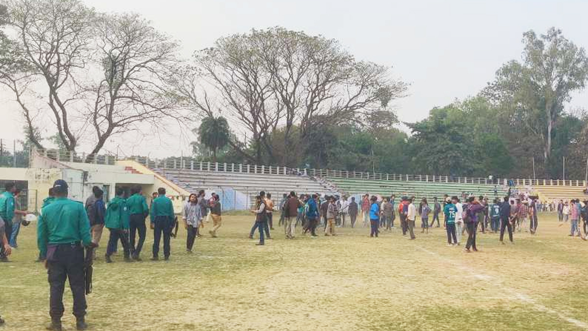 ক্রিকেট খেলাকে কেন্দ্র করে রাবি শিক্ষার্থীদের সংঘর্ষ, শিক্ষকসহ আহত ৫