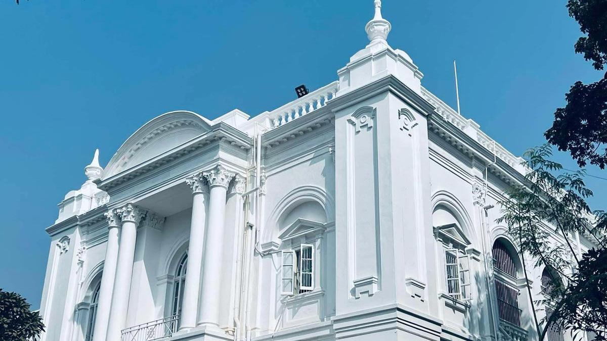 ট্রাইব্যুনালে হাজির সাবেক মন্ত্রী-আমলাসহ ১৬ জন