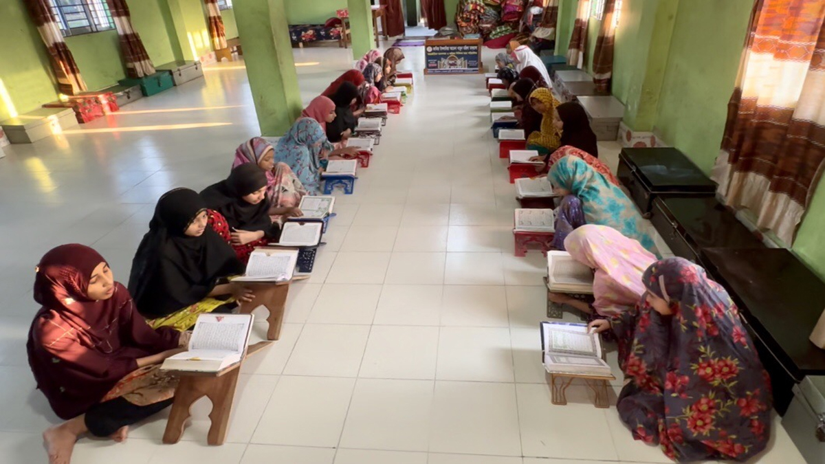 বাউফলে এক পরিবারের ৭৯ সদস্য কোরআনের হাফেজ