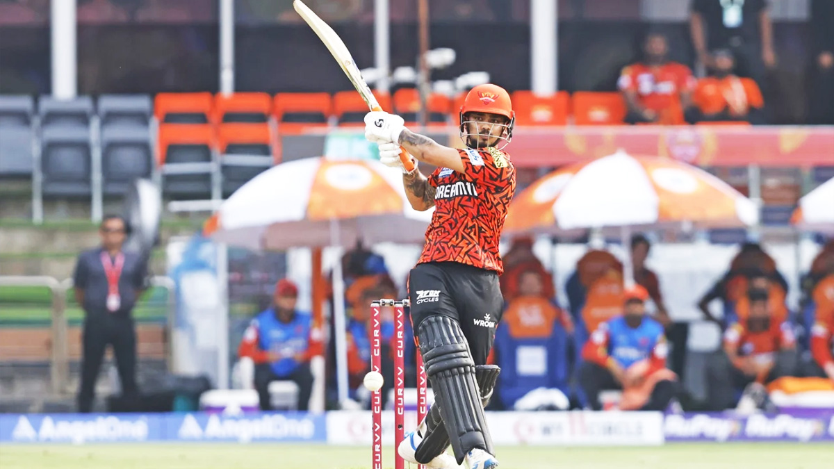 আইপিএল ২০২৫: আসরের প্রথম সেঞ্চুরি তুলে নিলেন ঈশান কিষান