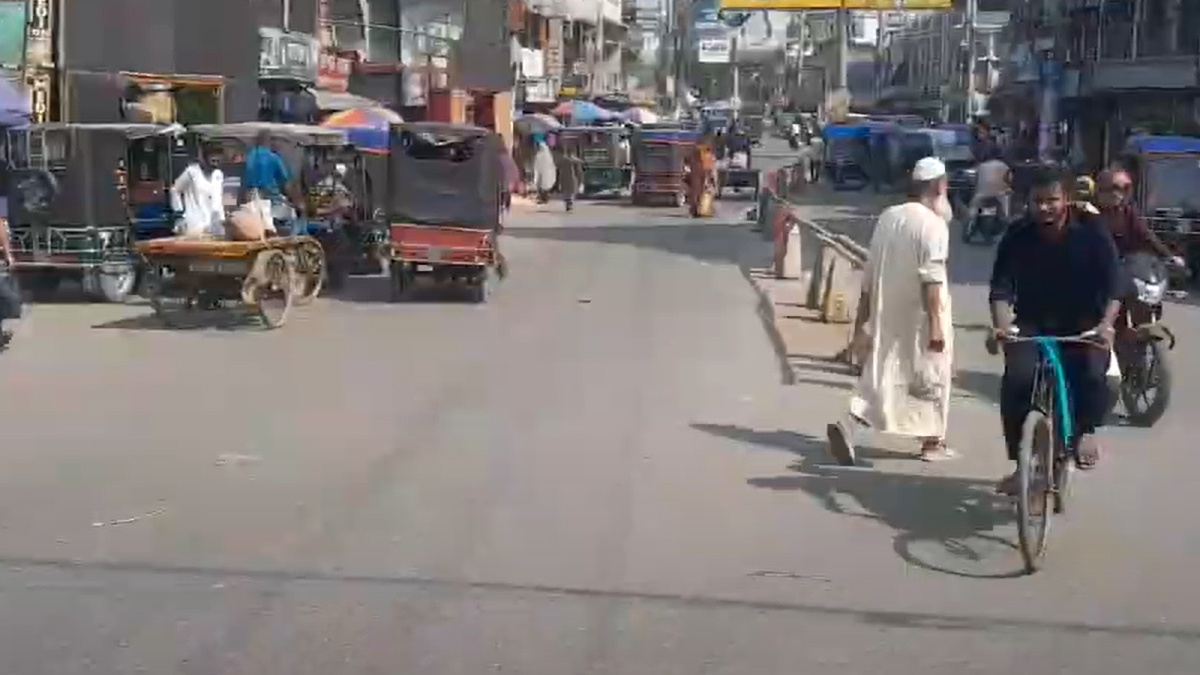 চুয়াডাঙ্গায় তীব্র গরমে হাঁসফাঁস