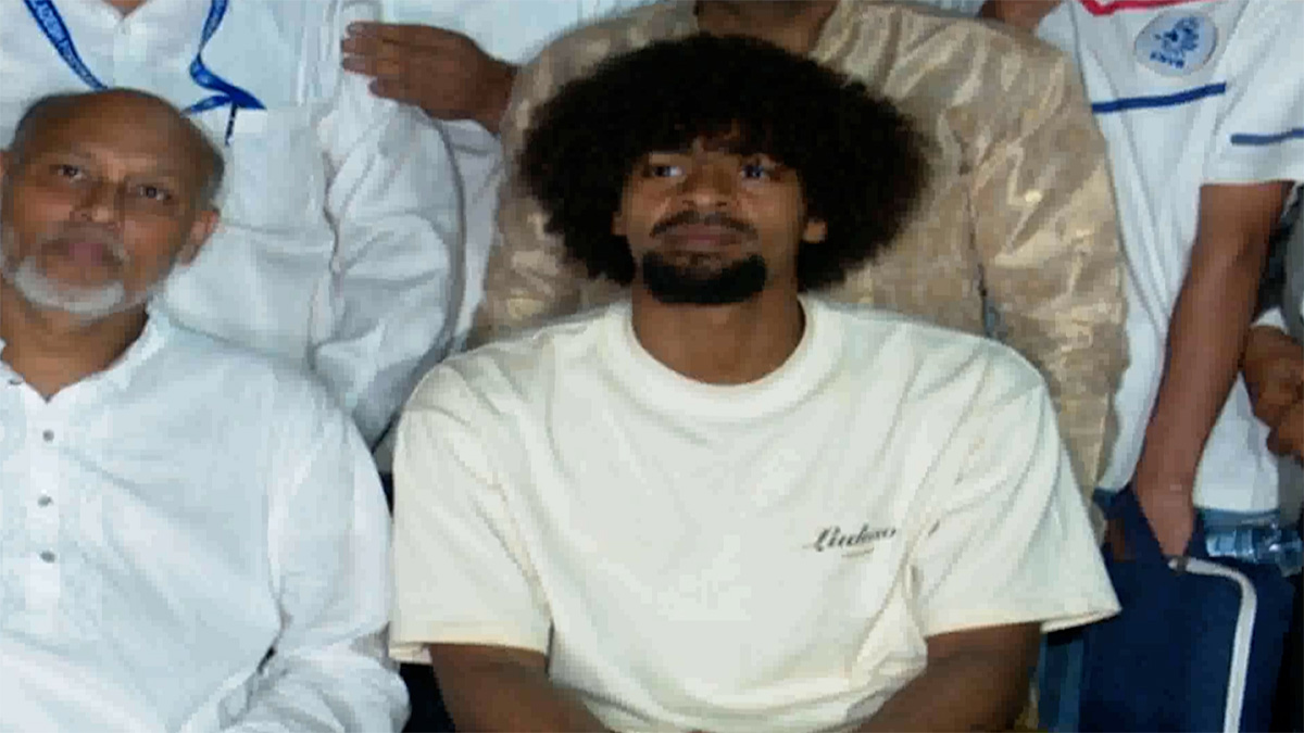 সাকিব মেগাস্টার, তার সঙ্গে তুলনার পর্যায়ে নেই: হামজা চৌধুরী