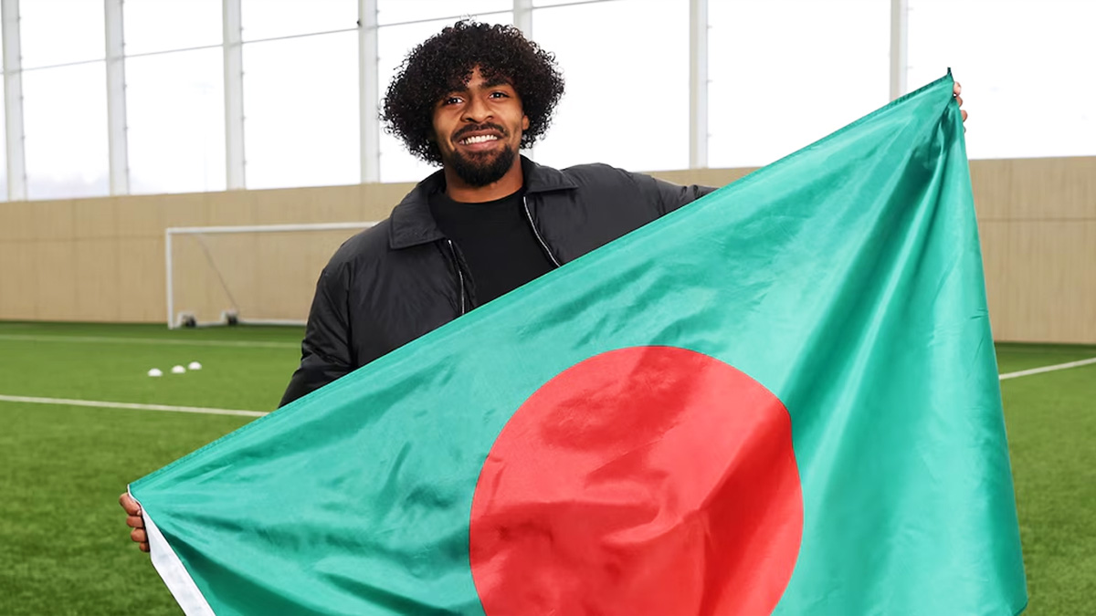 দেশে পৌঁছেছেন হামজা চৌধুরী