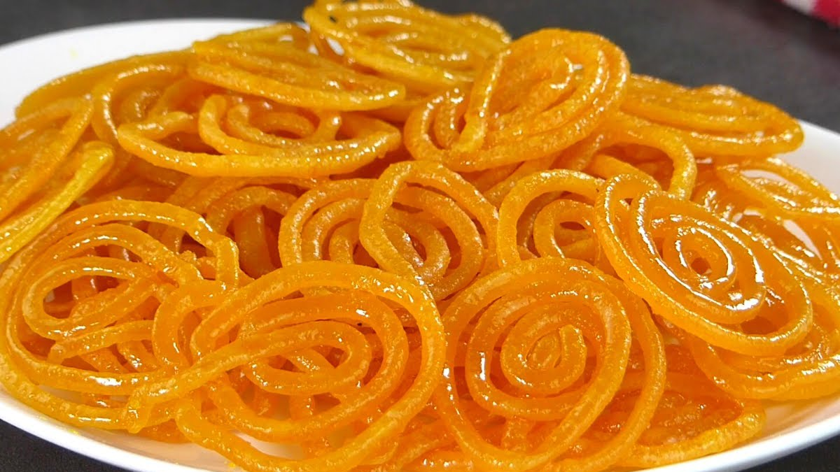 ইফতারে মুড়ি মাখায় জিলাপি? নাকি না?