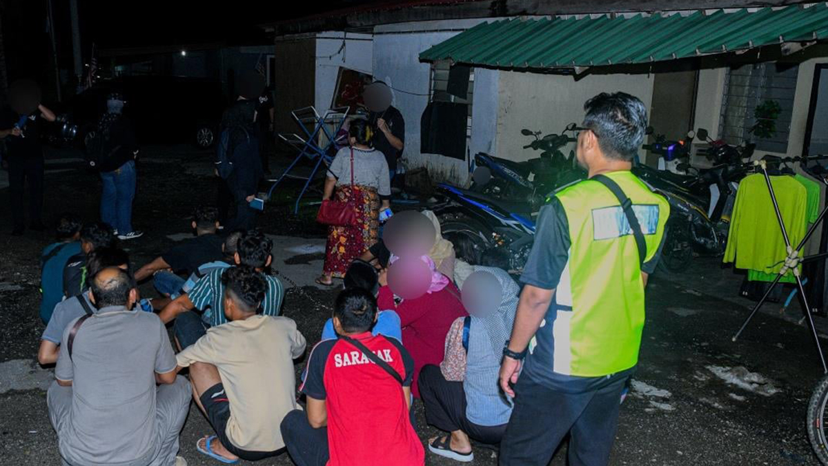 মালয়েশিয়ায় বাংলাদেশিসহ ৯৬ অভিবাসী গ্রেফতার