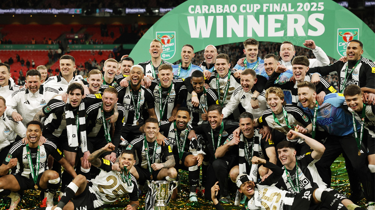 লিভারপুলকে কাঁদিয়ে সাত দশক পর ঘরোয়া ফুটবলের শিরোপা জিতল নিউক্যাসেল