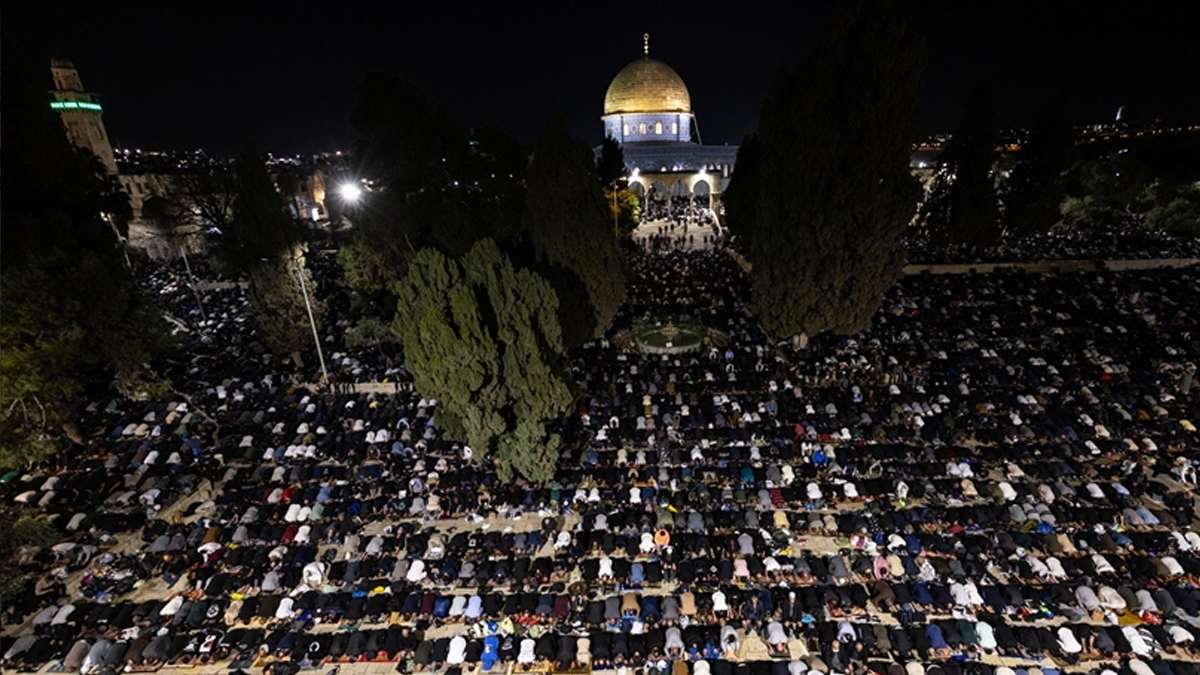 লাইলাতুল কদরের সন্ধানে আল-আকসায় ১ লাখ ৮০ হাজার মুসল্লির নামাজ আদায়