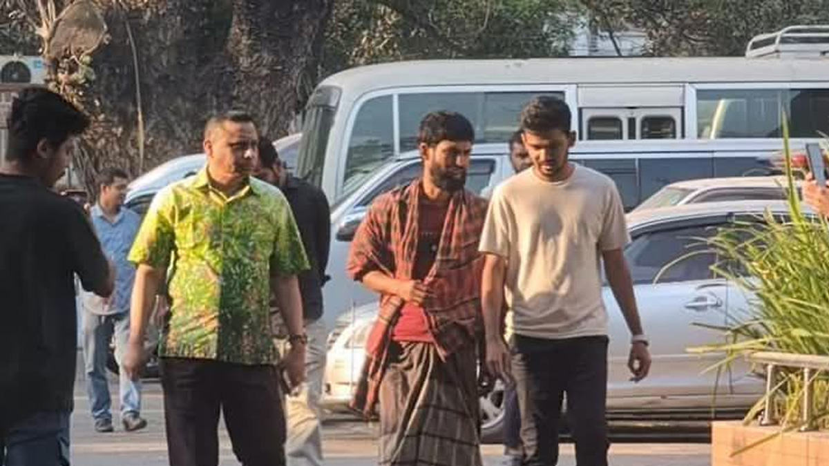 আটক সেই শ্রমিককে ছাড়িয়ে আনলেন উপদেষ্টা আসিফ