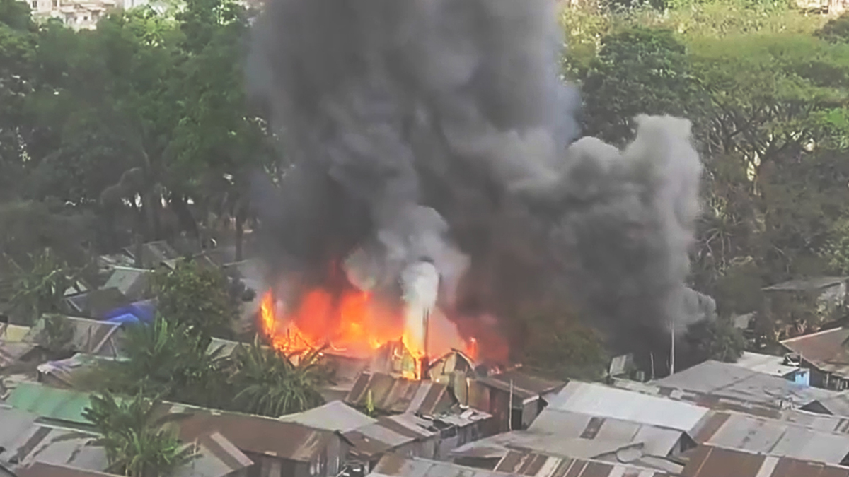 ভাষানটেকে বস্তিতে আগুন, নিয়ন্ত্রণে ৫ ইউনিট