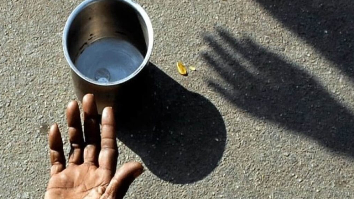 ‘ইয়াতীমের প্রতি কঠোরতা প্রদর্শন করো না এবং ভিক্ষুককে ধমক দিও না’