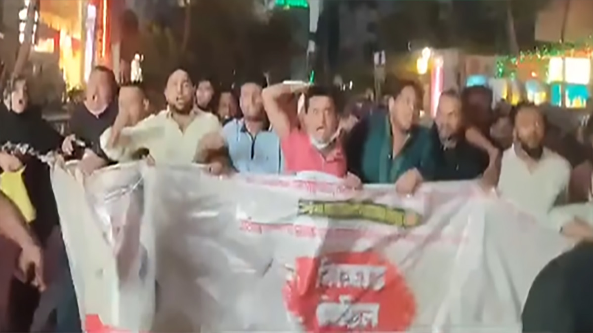 ধানমন্ডিতে আওয়ামী লীগের মিছিল, নারী নেত্রীসহ আটক ৩