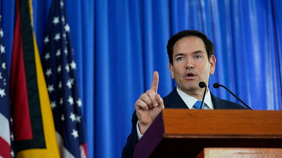 ৩০০ বিদেশি শিক্ষার্থীর ভিসা বাতিল করলো মার্কিন যুক্তরাষ্ট্র