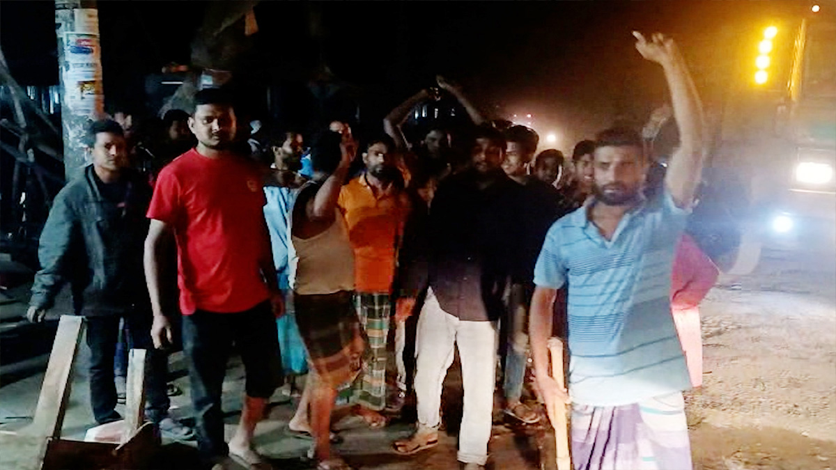 লালমনিরহাটে ১৭ ব্যবসা প্রতিষ্ঠান ভাঙচুর-লুটপাট, আহত ১৫