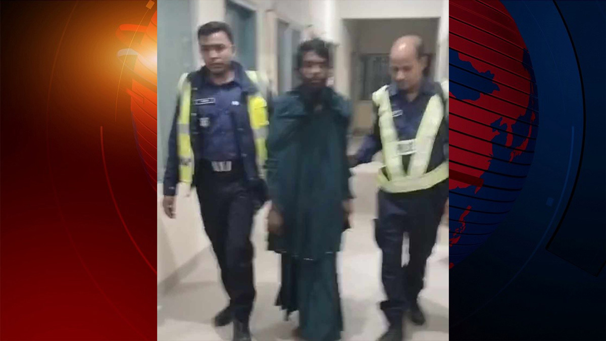 বোরকা পরে পালানোর সময় গ্রেফতার ৬ষ্ঠ শ্রেণির ছাত্রী ধর্ষণ মামলার আসামি