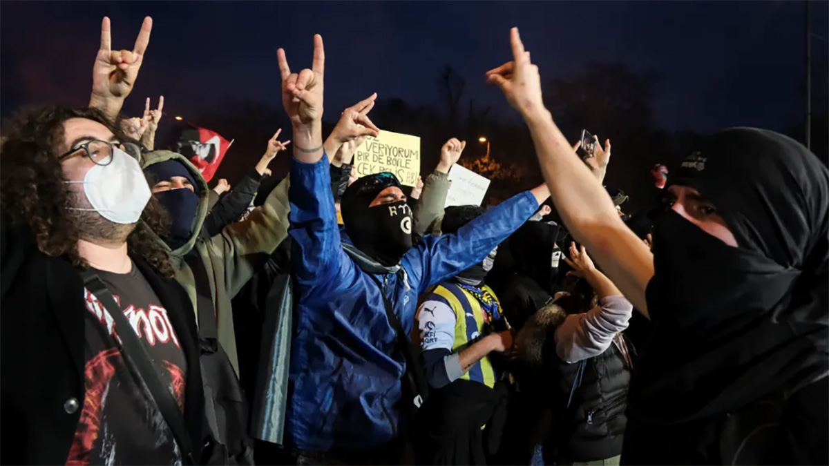 তুরস্কে চলমান সরকারবিরোধী বিক্ষোভ, আটক দেড় হাজার