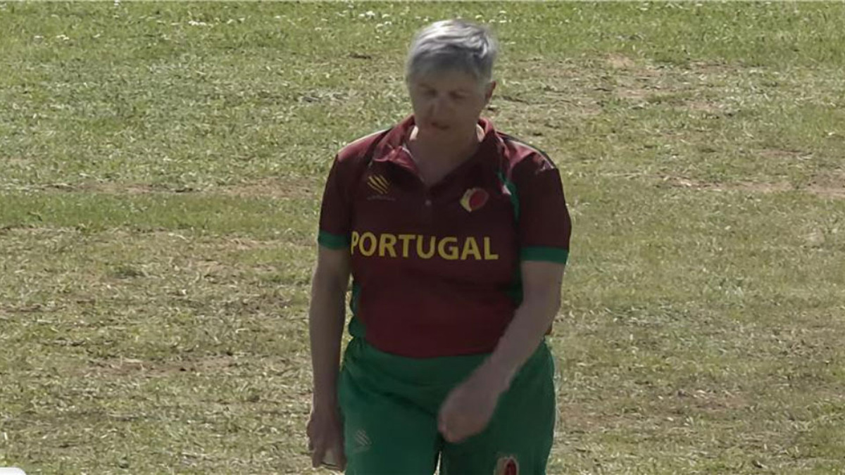 ৬৪ বছর বয়সে আন্তর্জাতিক ক্রিকেটে অভিষেক নারী ক্রিকেটারের