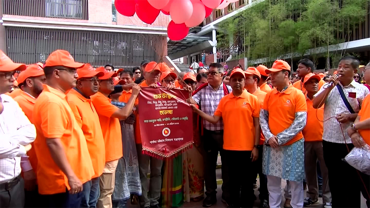 নতুন বছরের শুভকামনায় শুরু ফুলবিজু