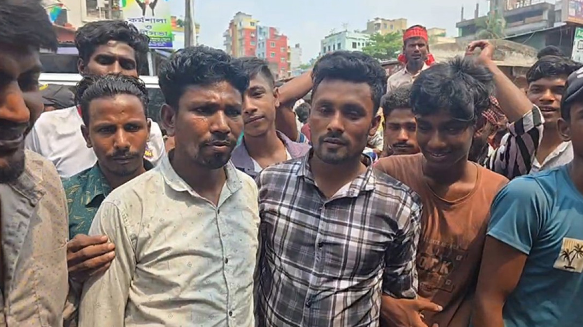 গুলশানে অটোরিকশা বন্ধের প্রতিবাদে চালকদের বিক্ষোভ