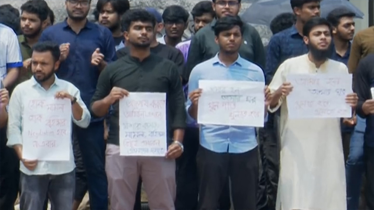 কুয়েট ভিসির পদত্যাগে এক দফা দাবি ঘোষণা শিক্ষার্থীদের