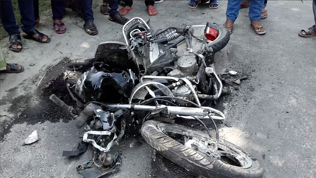 কুষ্টিয়ায় বাস চাপায় ২ মোটরসাইকেল আরোহী নিহত