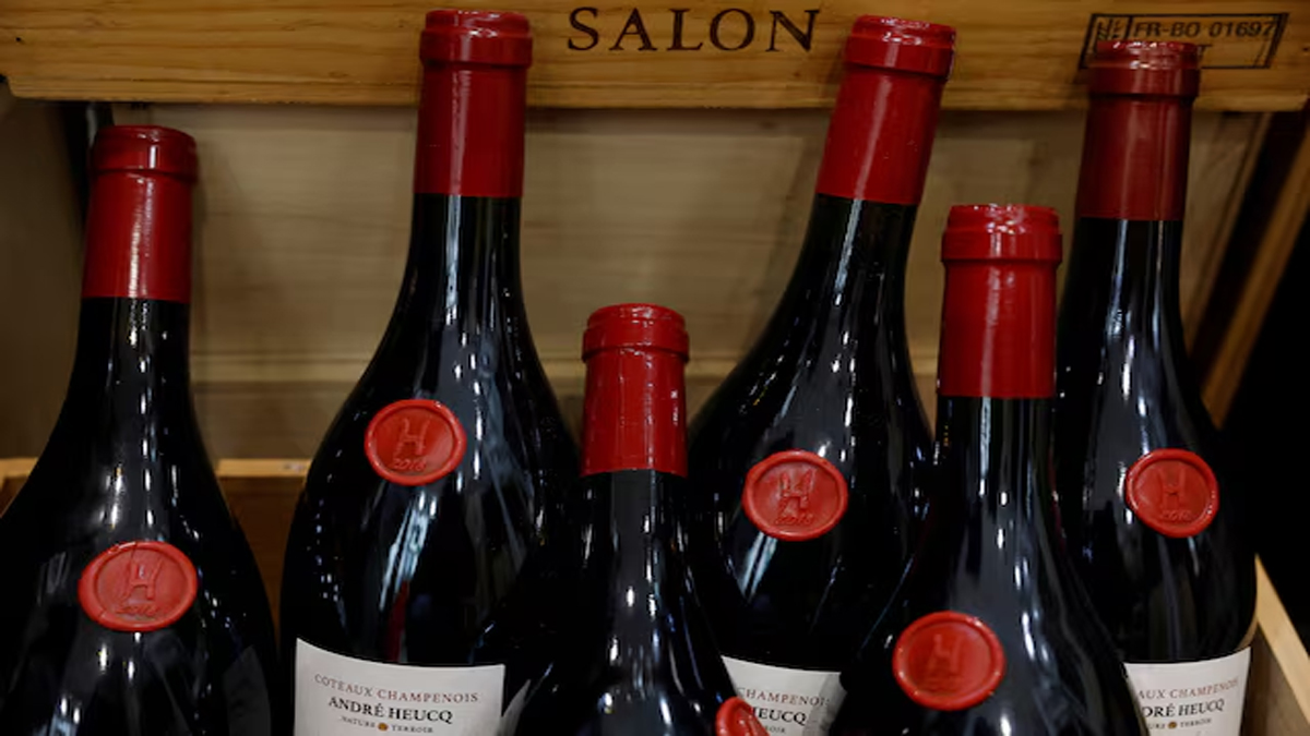 যুক্তরাষ্ট্রের শুল্কারোপে বিপাকে ফ্রান্সের অ্যালকোহল ব্যবসায়ীরা